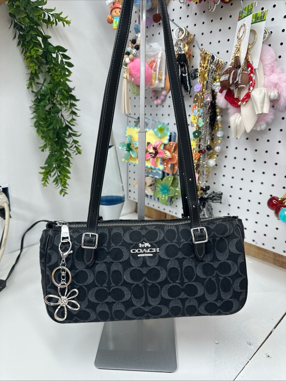 Coach Asher Shoulder Bag In Signature Denim CDB92 denim/Silver/Black
